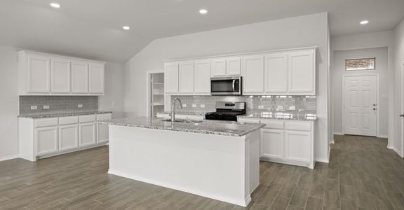 New construction Single-Family house 1806 Apache Cir, Cleburne, TX 76033 plan Lincoln - image 5