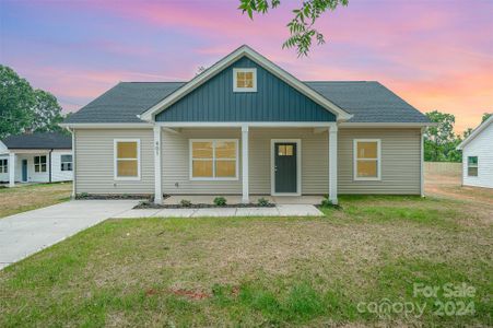 New construction Single-Family house 401 W 1St Street, Cherryville, NC 28021 - photo 0