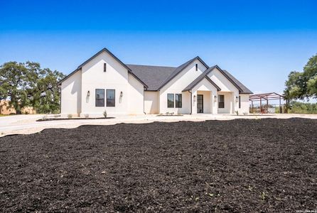 New construction Single-Family house 344 Martingale Trl, Bandera, TX 78003 - image