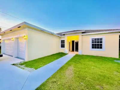 New construction Single-Family house 992 Sw College Park Rd, Port St. Lucie, FL 34953 - image