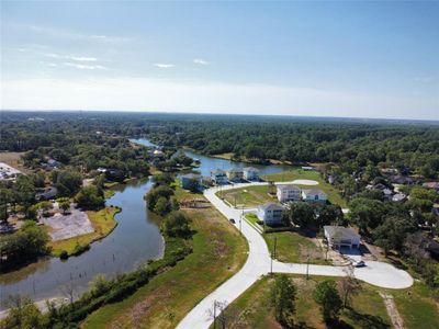 New construction Single-Family house 1914 Peacock Isle Drive, Dickinson, TX 77539 - photo 1 1