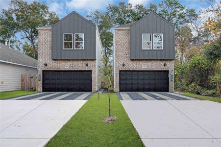 New construction Single-Family house 6218 Carver Road, Houston, TX 77091 - photo 0