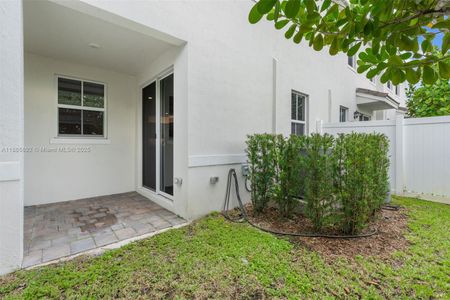 New construction Townhouse house 110 Sw 171St Wy, Pembroke Pines, FL 33027 - image