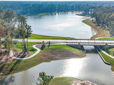 The Highlands features multiple scenic lakes, offering opportunities for fishing, paddleboarding, kayaking, and serene waterfront views.