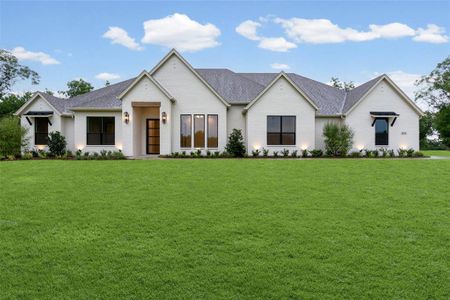 New construction Single-Family house 1130 E Landings N, Granbury, TX 76049 - image