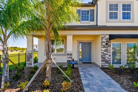 New construction Single-Family house 2926 Ivory Bluff Ct, Zephyrhills, FL 33540 Mira Lago- photo 3 3