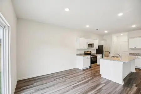 New construction Single-Family house 10207 California Lilly Ln, Houston, TX 77016 plan Discovery - image 7