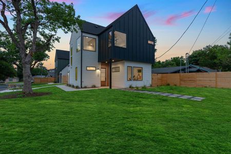 New construction Single-Family house 1143 Nickols Ave, Austin, TX 78721 - photo 0 0