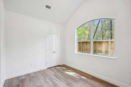 New construction Single-Family house 16542 Cub Creek Ct, Conroe, TX 77302 plan 3034 Elevation B - image 15