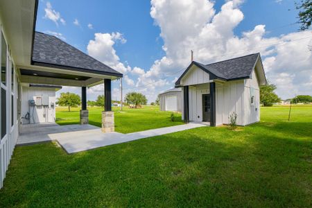 New construction Single-Family house 595 Buckskin Dr, Palacios, TX 77465 - image