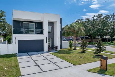 New construction Single-Family house 4224 W Green St, Tampa, FL 33607 - image
