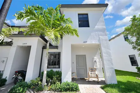 New construction Townhouse house 12877 Sw 232Nd Ln, Homestead, FL 33032 - image