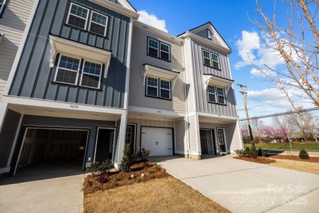 New construction Townhouse house 3120 Butler Hill Dr, Matthews, NC 28105 - photo 0