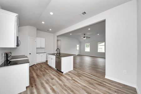 New construction Single-Family house 12825 Naval Dr, Conroe, TX 77306 plan Magnolia - image 10
