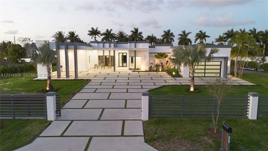 New construction Single-Family house 13231 Sw 220 St, Miami, FL 33170 - image