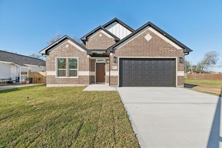 New construction Single-Family house 221 Dr Martin Luther King Jr Drive, La Porte, TX 77571 - photo 0