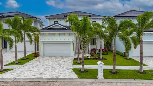 New construction Single-Family house 6528 Simone Shores Cir, Apollo Beach, FL 33572 null- photo 0
