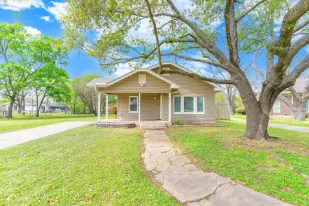 New construction Single-Family house 914 Prairie Ave, Cleburne, TX 76033 - image