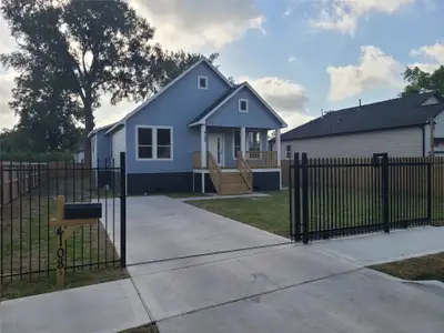 New construction Single-Family house 4108 Russell St, Houston, TX 77026 - image