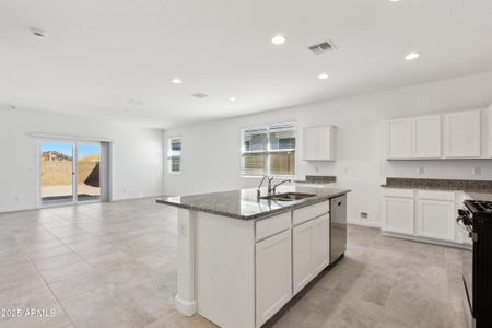 New construction Single-Family house 39965 W Venture Rd, Maricopa, AZ 85138 Palo Verde- photo 4 4