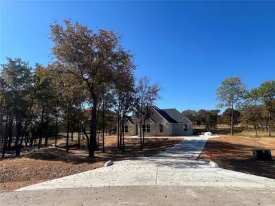 New construction Single-Family house 1053 Llano Wy, Poolville, TX 76487 plan The Longview - image 20