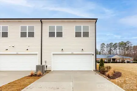 New construction Townhouse house 8434 Discovery Ln, Charlotte, NC 28216 plan Fisher - image