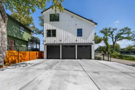 New construction Single-Family house 270 Isle Of View Dr, McQueeney, TX 78123 - image