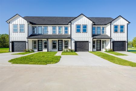 New construction Townhouse house 737 Ebenezer Ln, Brenham, TX 77833 - image