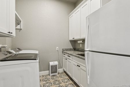 New construction Single-Family house 132 Wood Valley Dr, Adkins, TX 78101 - image 15