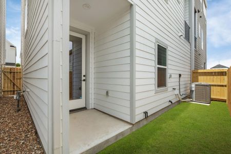 New construction Single-Family house 5836 Highland Sun Ln, Houston, TX 77091 - image 3