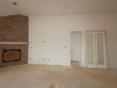 New construction Single-Family house 9912 Cavelier Canyon Ct, Montgomery, TX 77316 plan 16598 Gaines Glen Lane - image 7