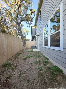 New construction Single-Family house 10643 W Military, San Antonio, TX 78251 - image