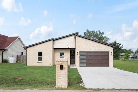 New construction Single-Family house 228 E Windjammer Rd, Gun Barrel City, TX 75156 - image