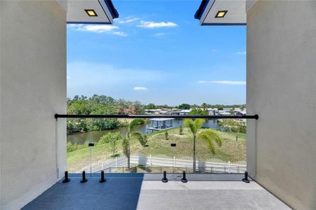 New construction Single-Family house 6522 Simone Shores Cir, Apollo Beach, FL 33572 plan Voyager - image 11