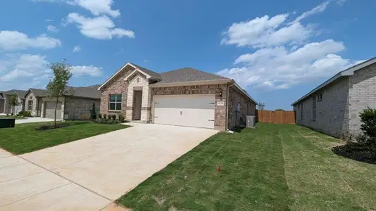 New construction Single-Family house 1021 Traction Trl, Cleburne, TX 76031 plan NATCHEZ - image