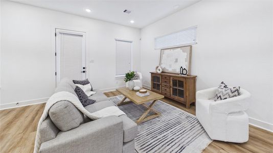 New construction Single-Family house 2726 Reynolds St, Houston, TX 77009 - image 5