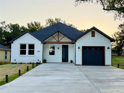 New construction Single-Family house 3009 Rock Wood Dr, Granbury, TX 76048 null- photo 0