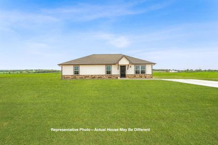 New construction Single-Family house 5708 High Plains Trl, Joshua, TX 76058 - image