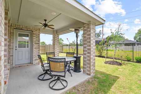 New construction Single-Family house 17270 Wild Watermelon Wy, Conroe, TX 77302 - image 3