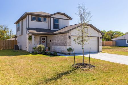 New construction Single-Family house 1210 Millpointe Ln, Dayton, TX 77535 plan Durango - image