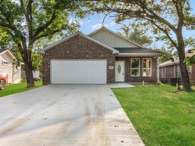 New construction Single-Family house 1510 N Wilhite St, Cleburne, TX 76031 null- photo 0