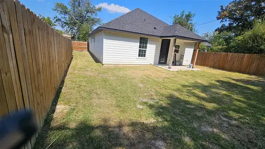 New construction Single-Family house 2510 Camel Ct, Dallas, TX 75241 - image