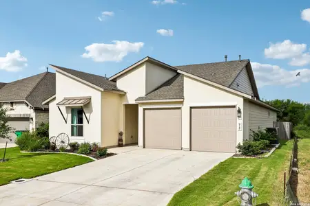 New construction Single-Family house 925 Nolte Bnd, Seguin, TX 78155 plan Palastine - image
