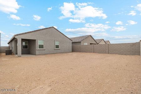 New construction Single-Family house 8221 W Mantle Way, Florence, AZ 85132 Forest- photo 13 13