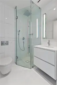 New construction Condo house 300 Biscayne Blvd Way, Unit 3201, Miami, FL 33131 - image