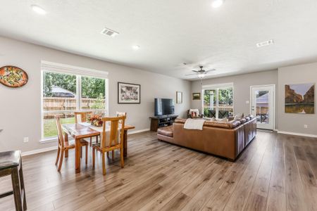 New construction Single-Family house 3701 Sage Ln, Huntsville, TX 77340 plan The 1818 - image 9