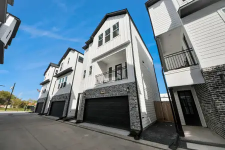 New construction Single-Family house 717 Marcella St, Unit E, Houston, TX 77091 - image 2