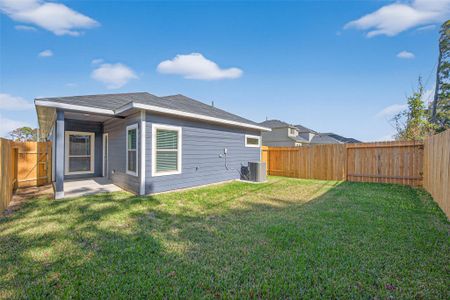 New construction Single-Family house 304 Emerald Thicket Ln, Huffman, TX 77336 - image 16