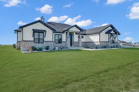 New construction Single-Family house 158 Estates Dr, La Vernia, TX 78121 - image