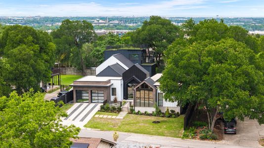 New construction Single-Family house 1910 Crooked Ln, Austin, TX 78741 - image